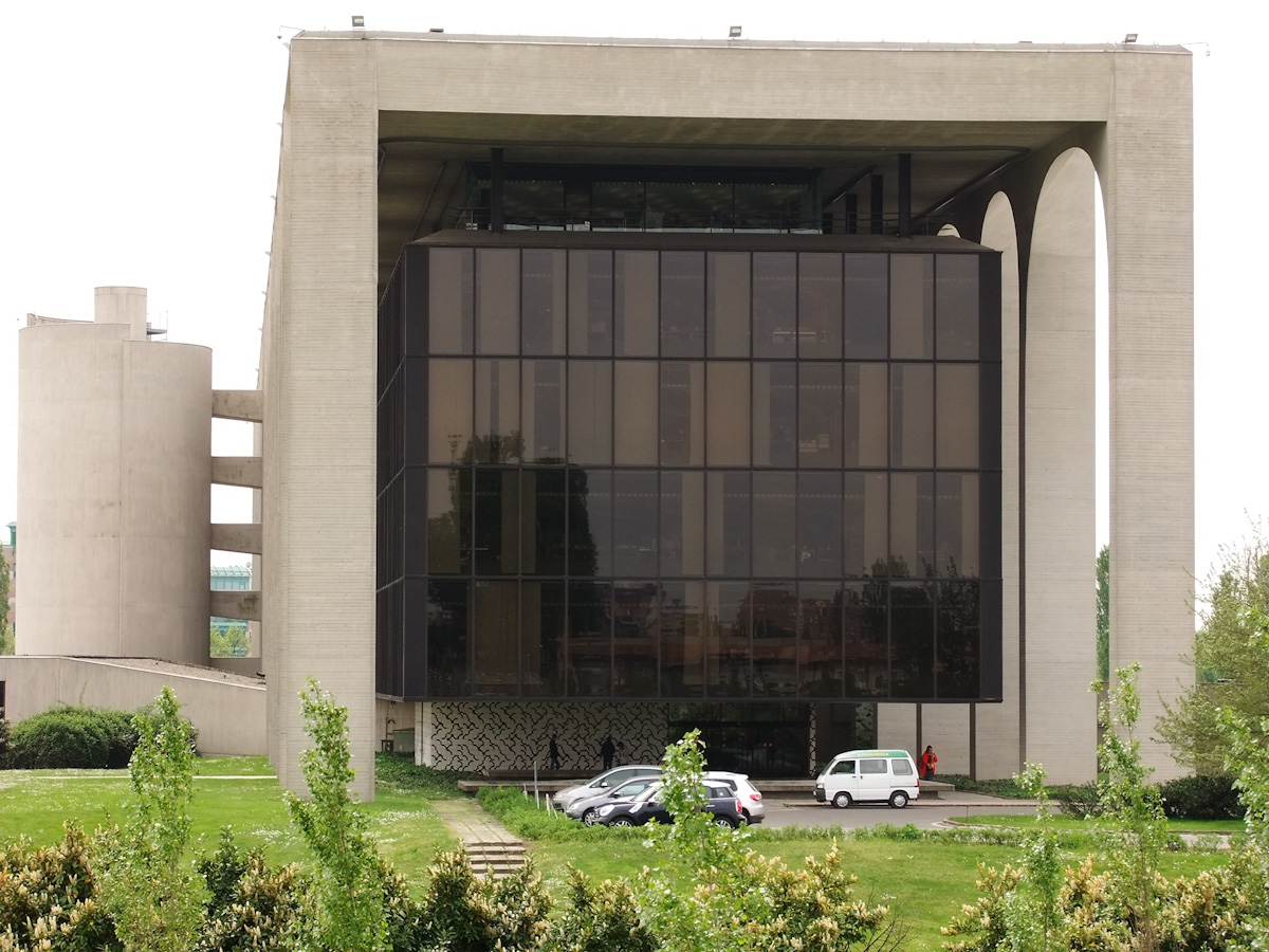 scatola di vetro parco urbano idroscalo di Milano