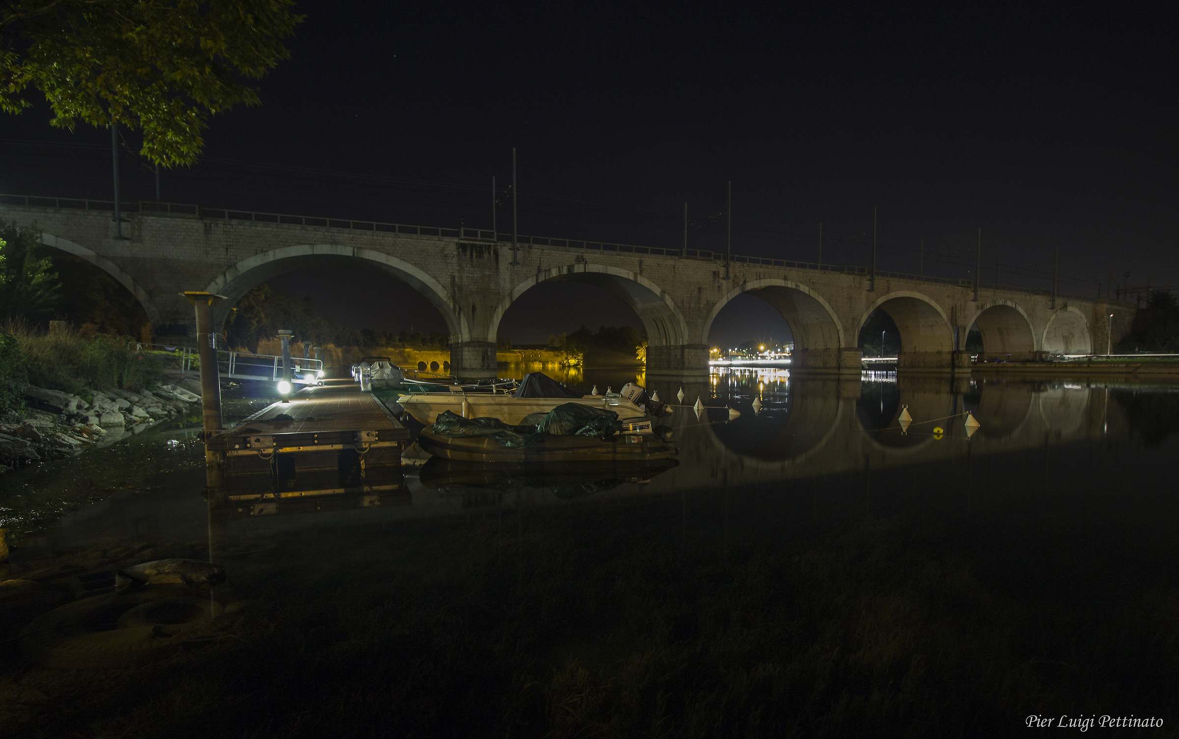 ponte della ferrovia by night