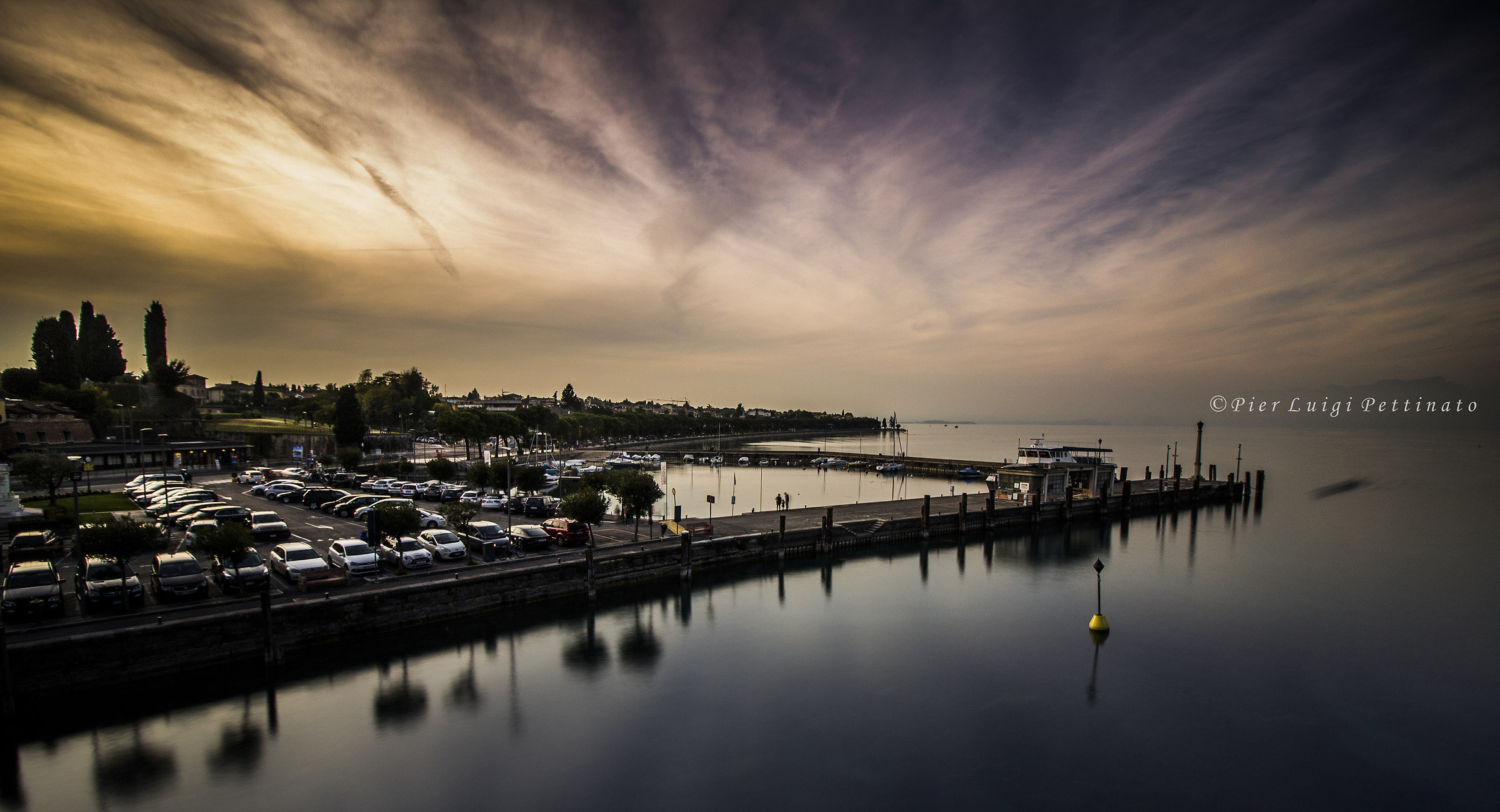 porto di Peschiera del Garda al tramonto