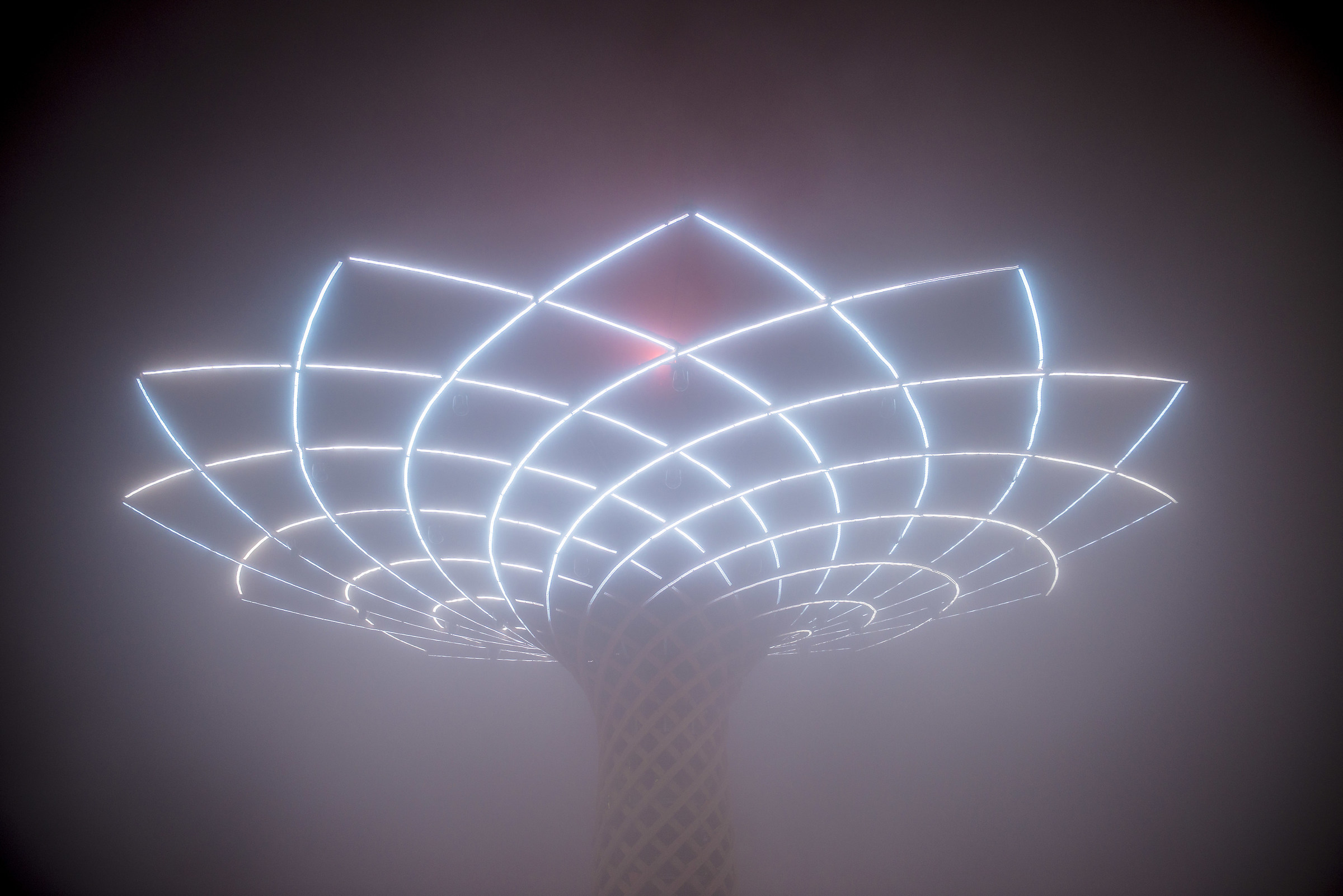 Expo addio nella nebbia