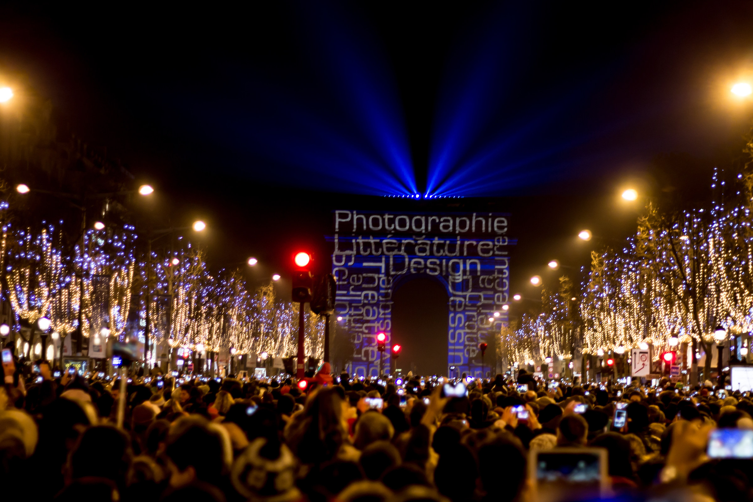 champs elysee new year