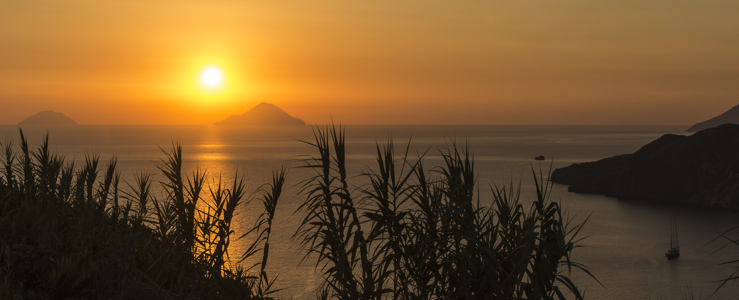Tramonto tra Filicudi e Alicudi