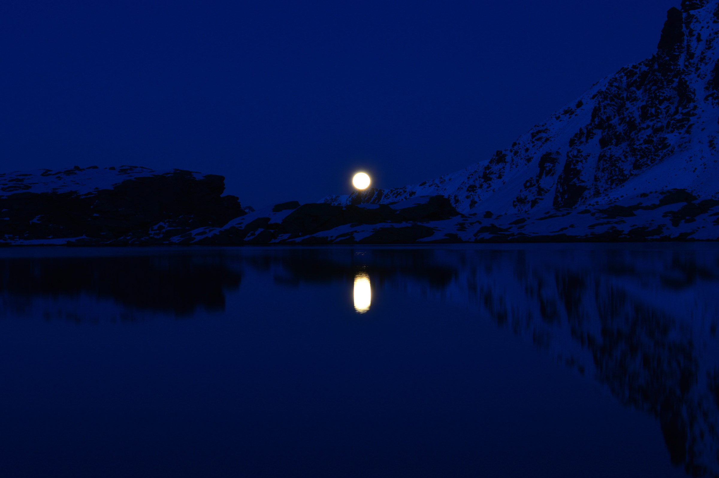 Moonrise Lake Corvo