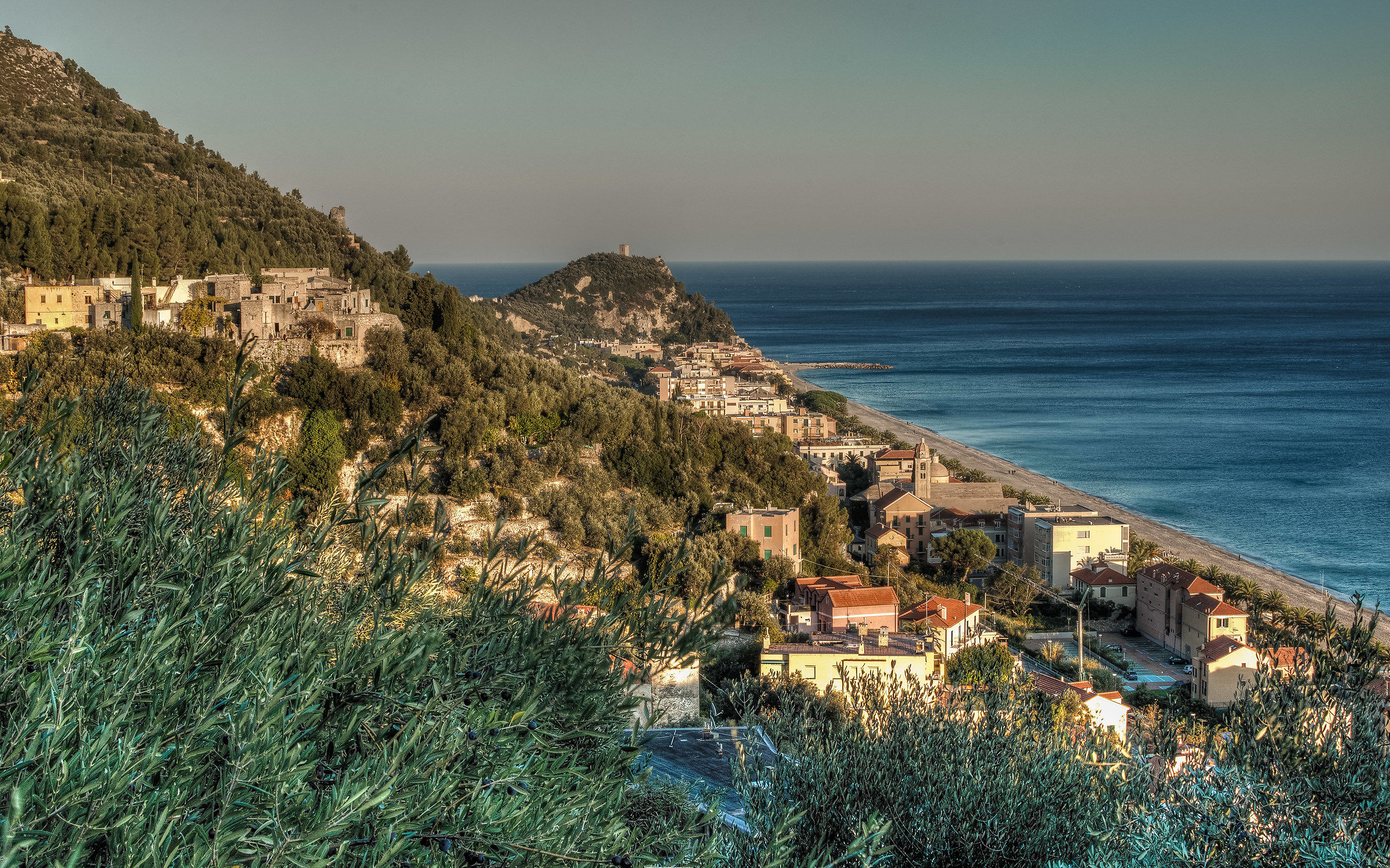 Varigotti (Sv) view from above, before sunset