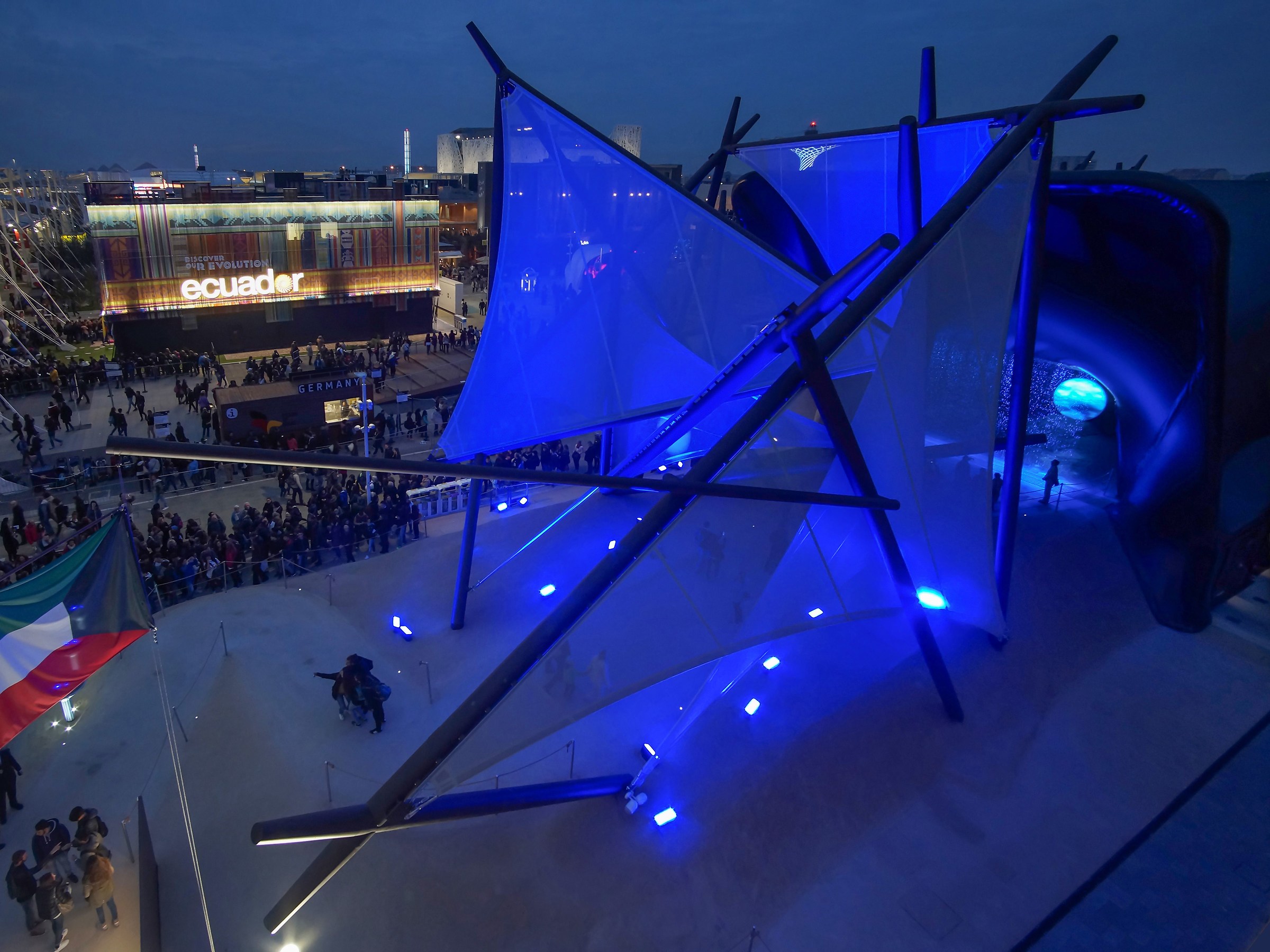 Expo - Entrance of Hall of Kuwait