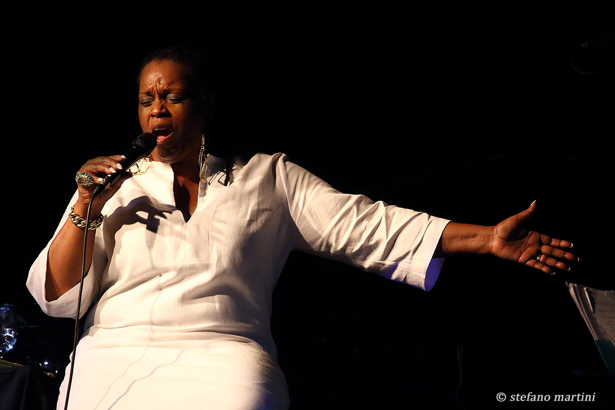 Dianne Reeves