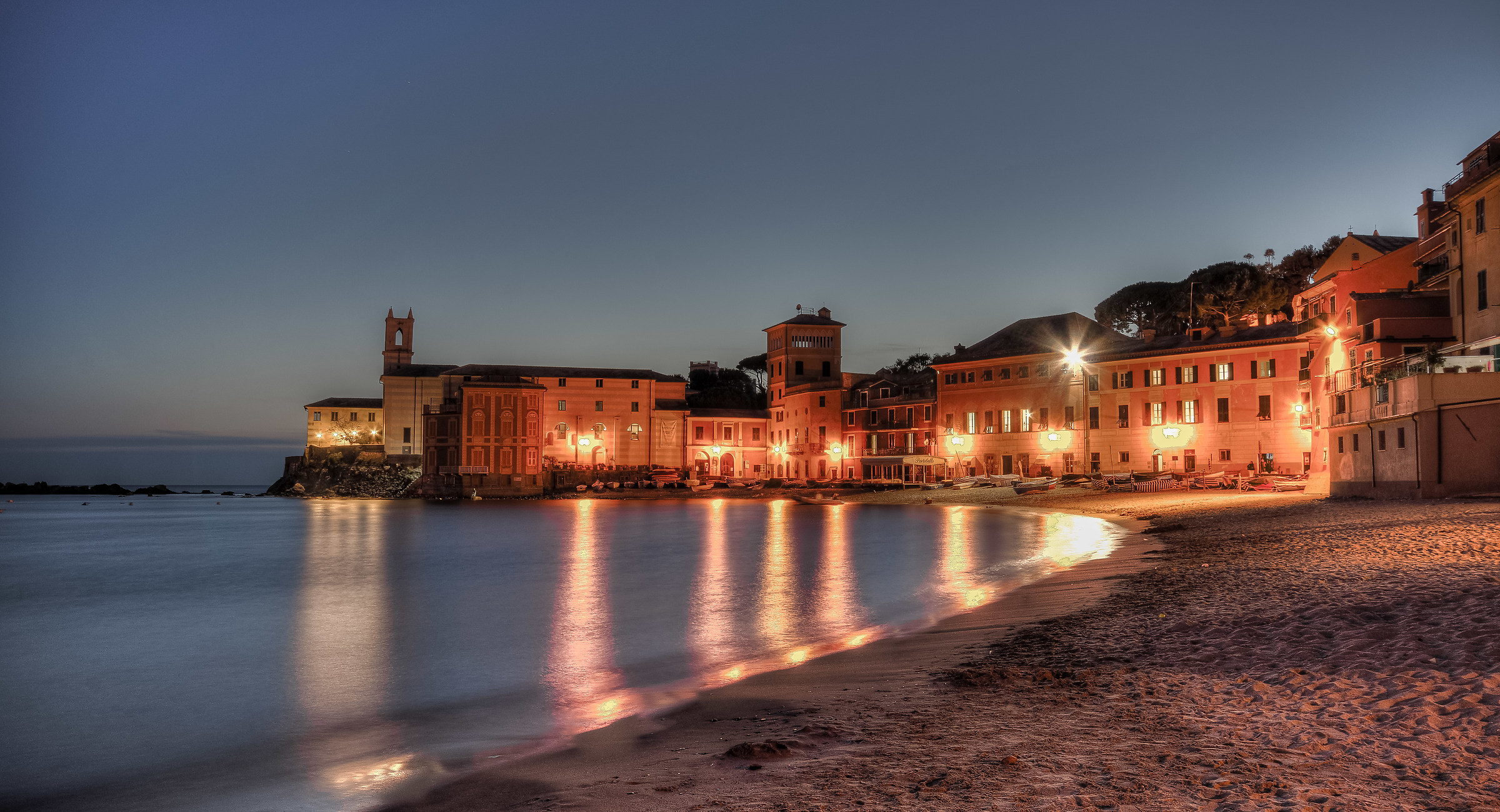 Sestri Levante poco dopo il tramonto