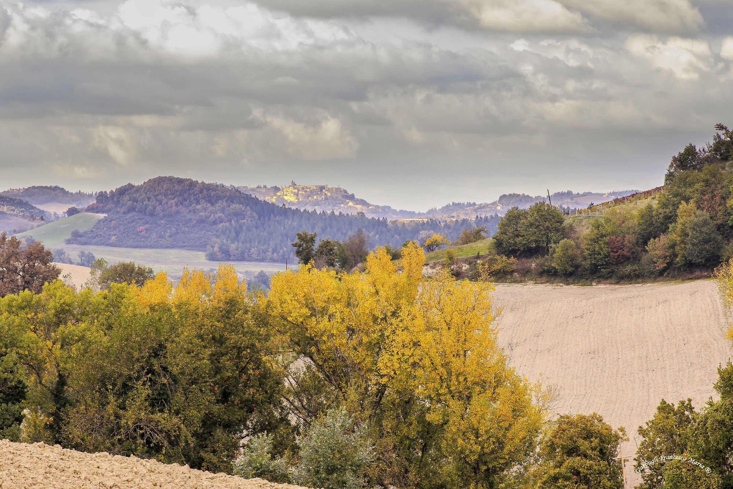 Colori d'autunno in Val Metauro 13