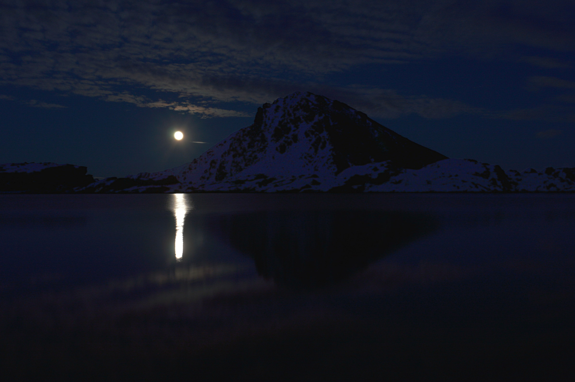 Lago Corvo in piena... luna.