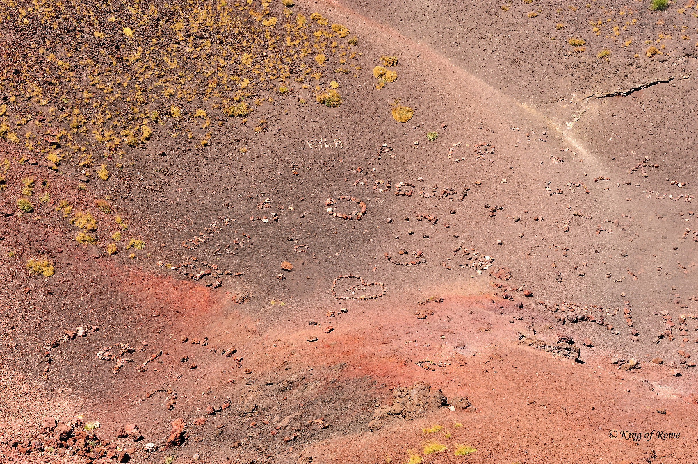 L'Etna disegnata con i sassi