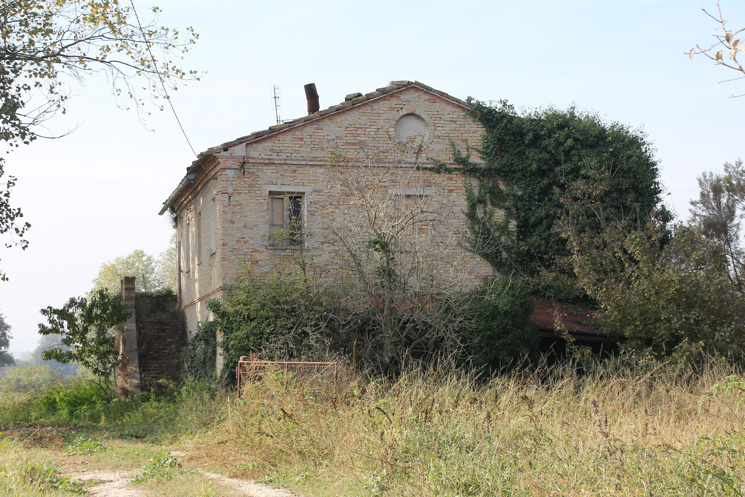 Fattoria abbandonata due.