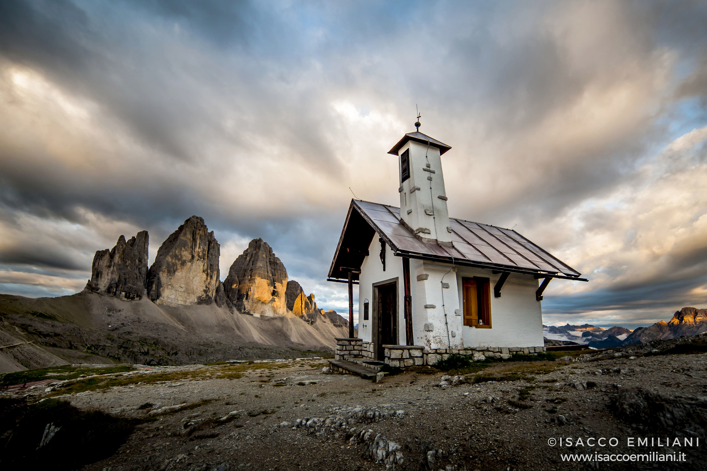 Chiesetta sulle tre Cime di Lavaredo