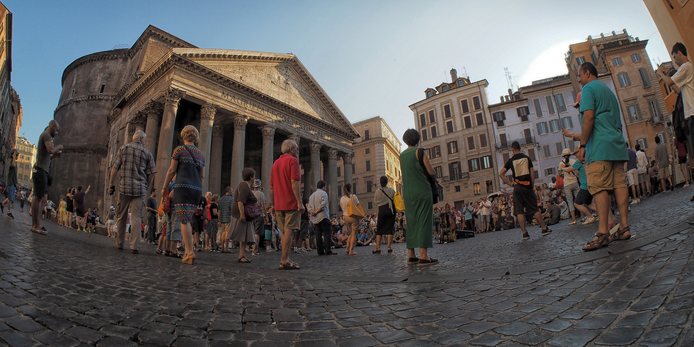 Piazza del Pantheon (Rome)
