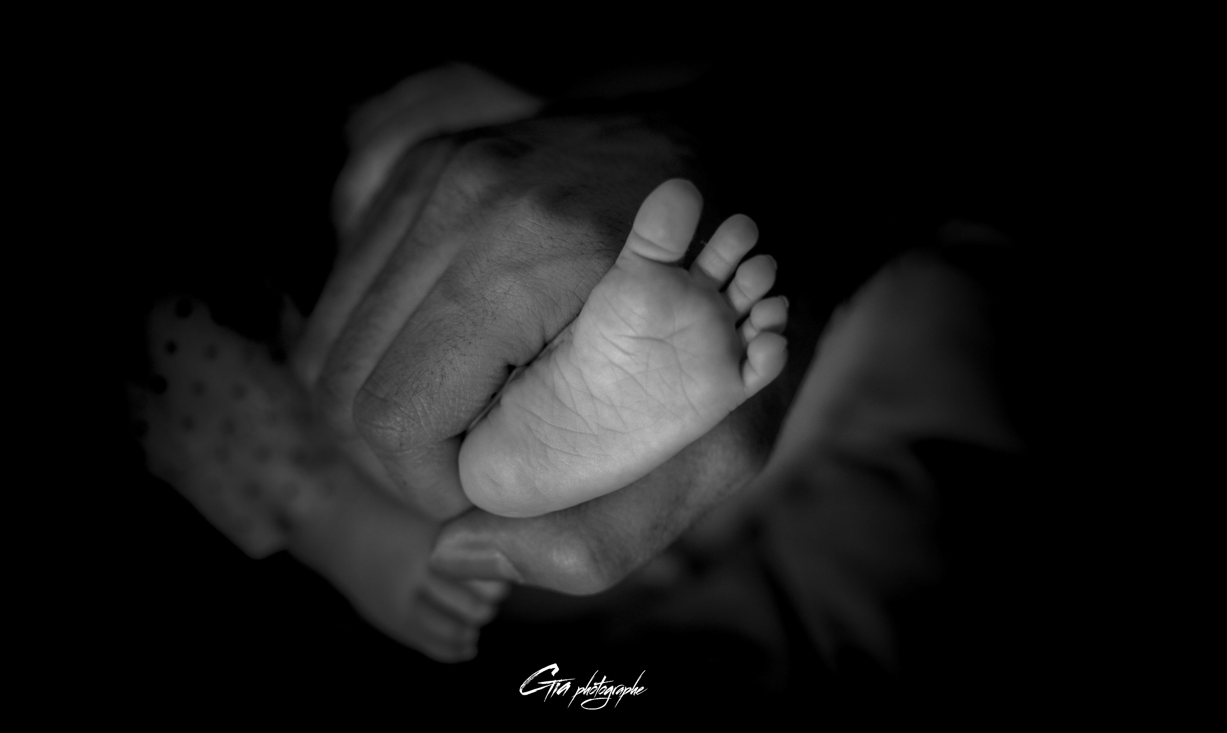 Tenderness in one hand