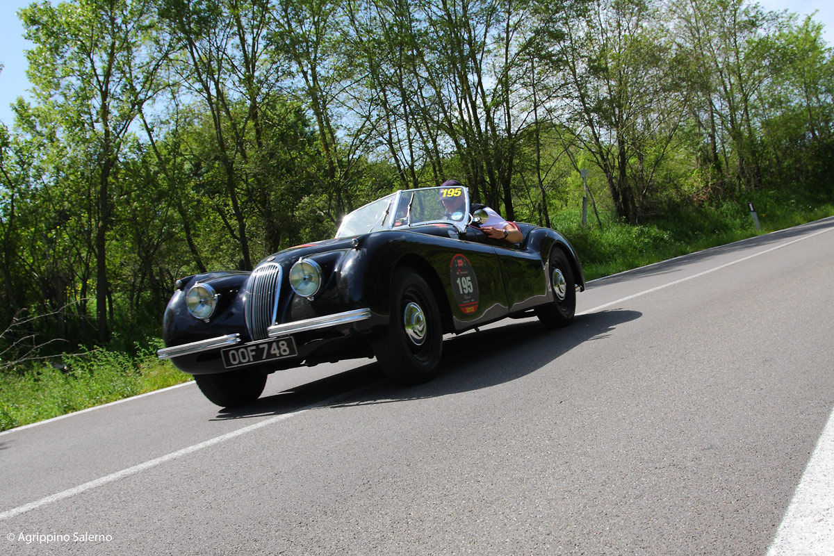 Mille Miglia 2012 passaggio a Radicofani - Val D'Orcia