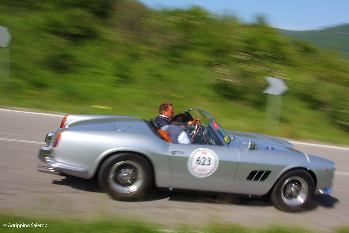 Mille Miglia 2012 passaggio a Radicofani - Val D'Orcia