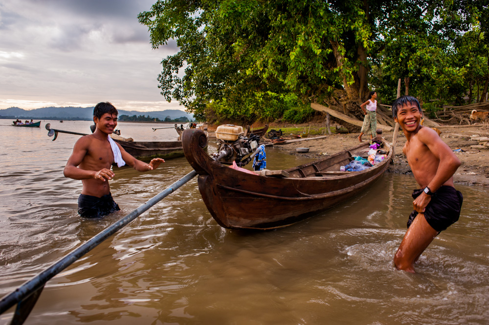 Sailing the Irrawaddy River