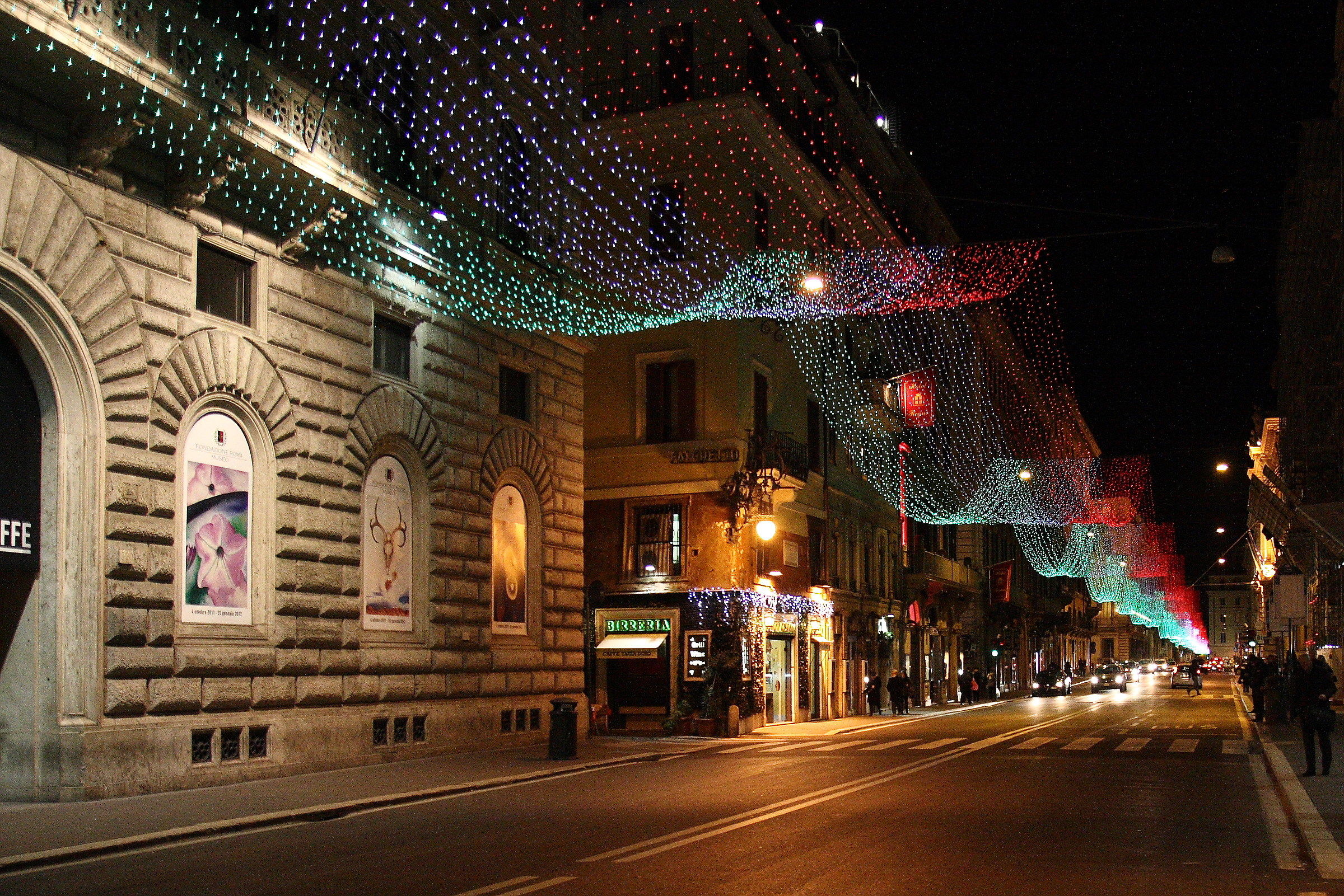 Nastro tricolore a via del corso
