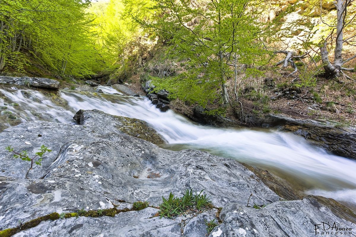 valley of a hundred sources