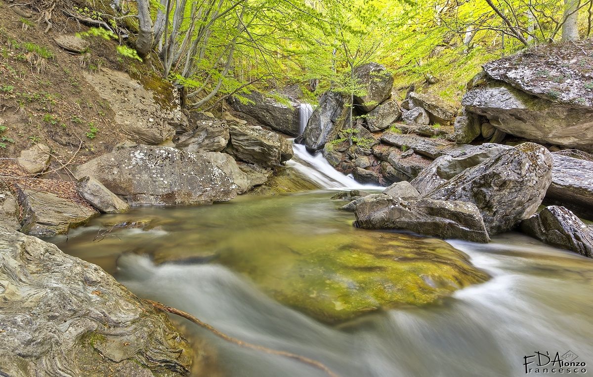 valley of a hundred sources