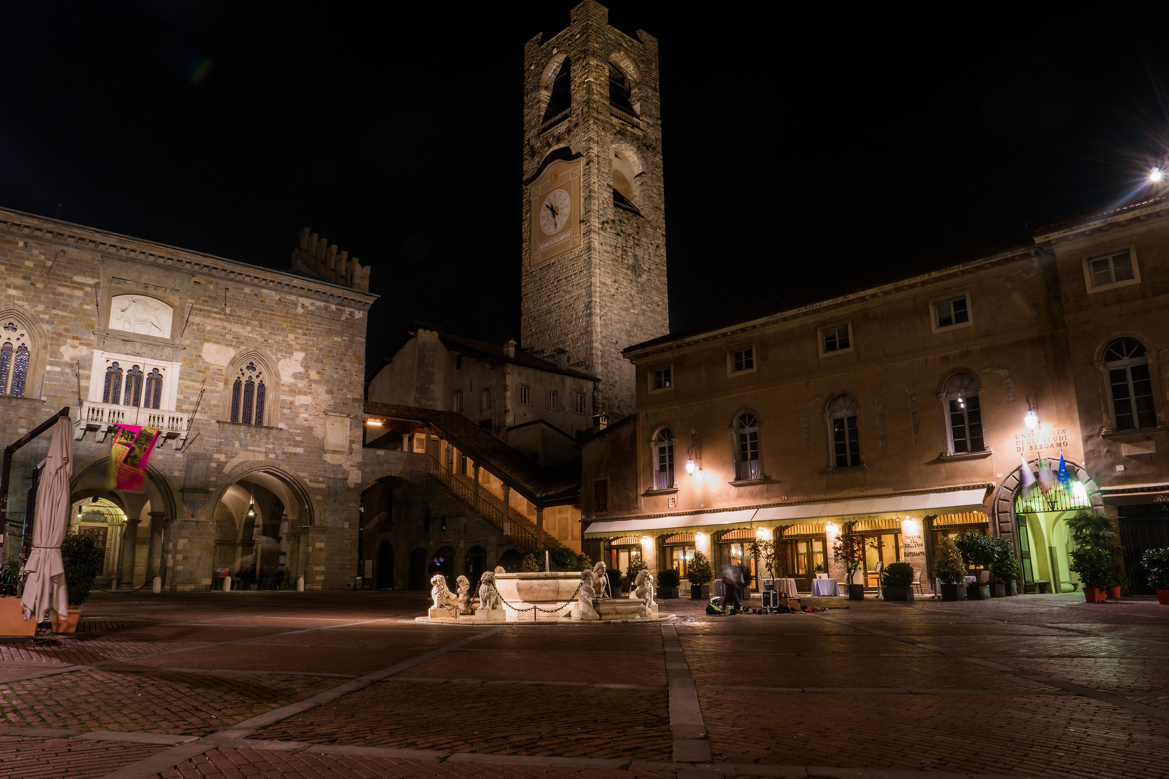 Piazza Vecchia - prova nx500