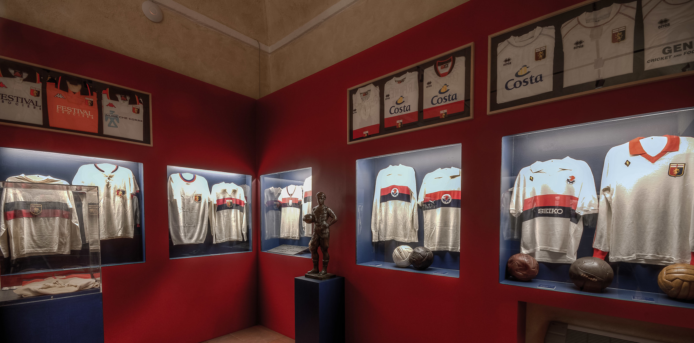 Mostra seconde maglie del Genoa, un secolo di calcio