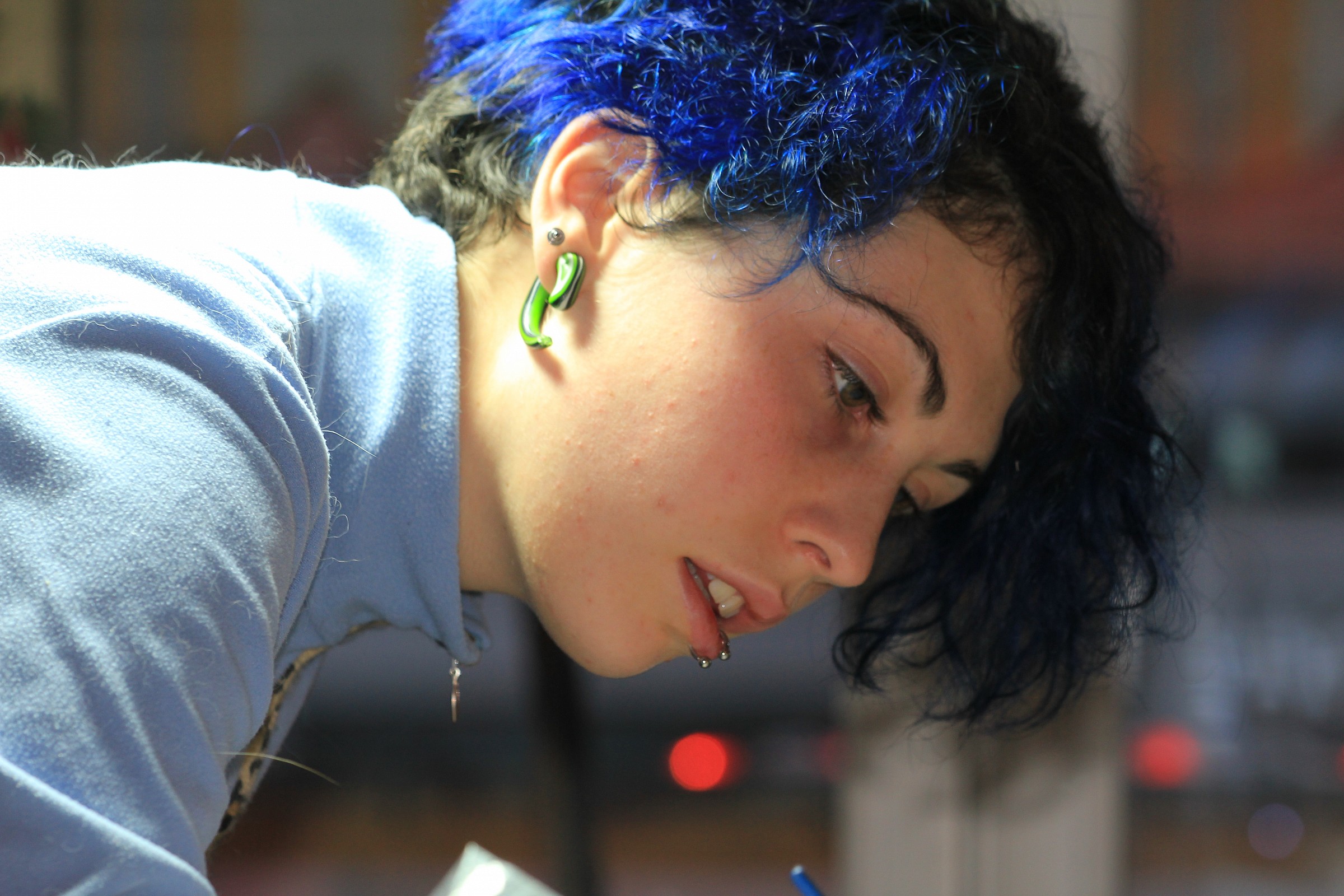 The commitment of the artist ............