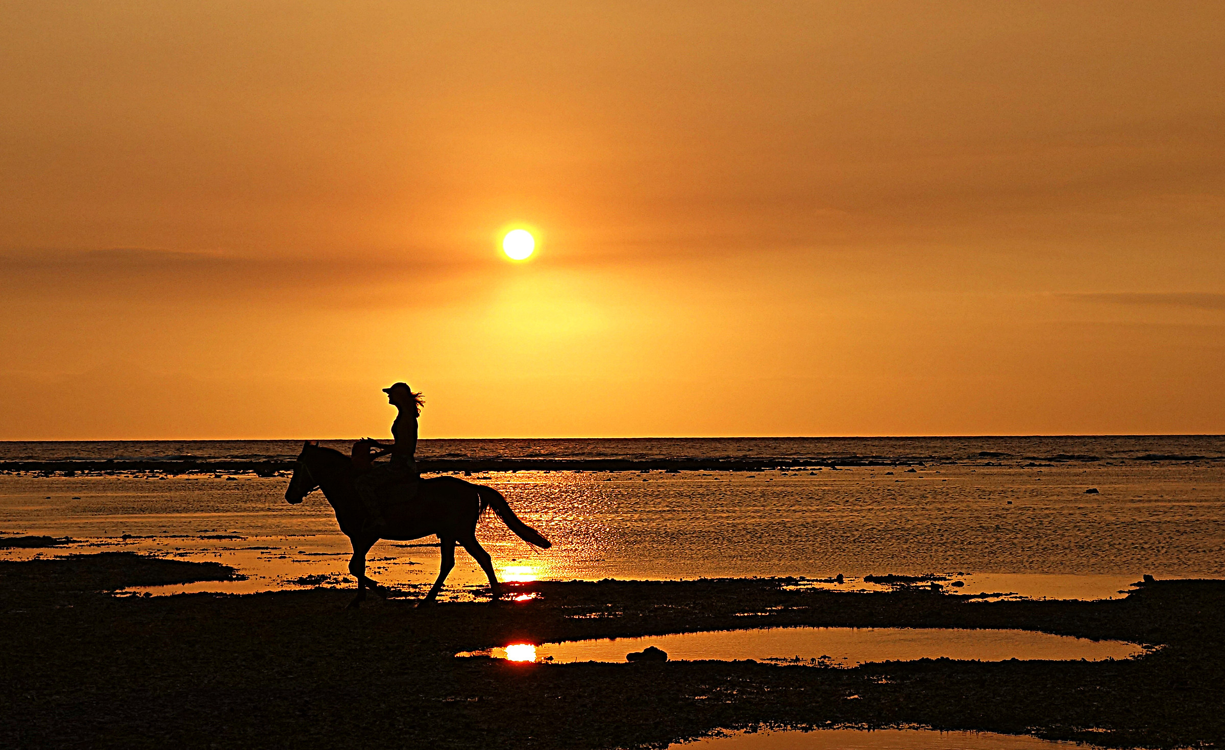 Dritta con quella schiena!!