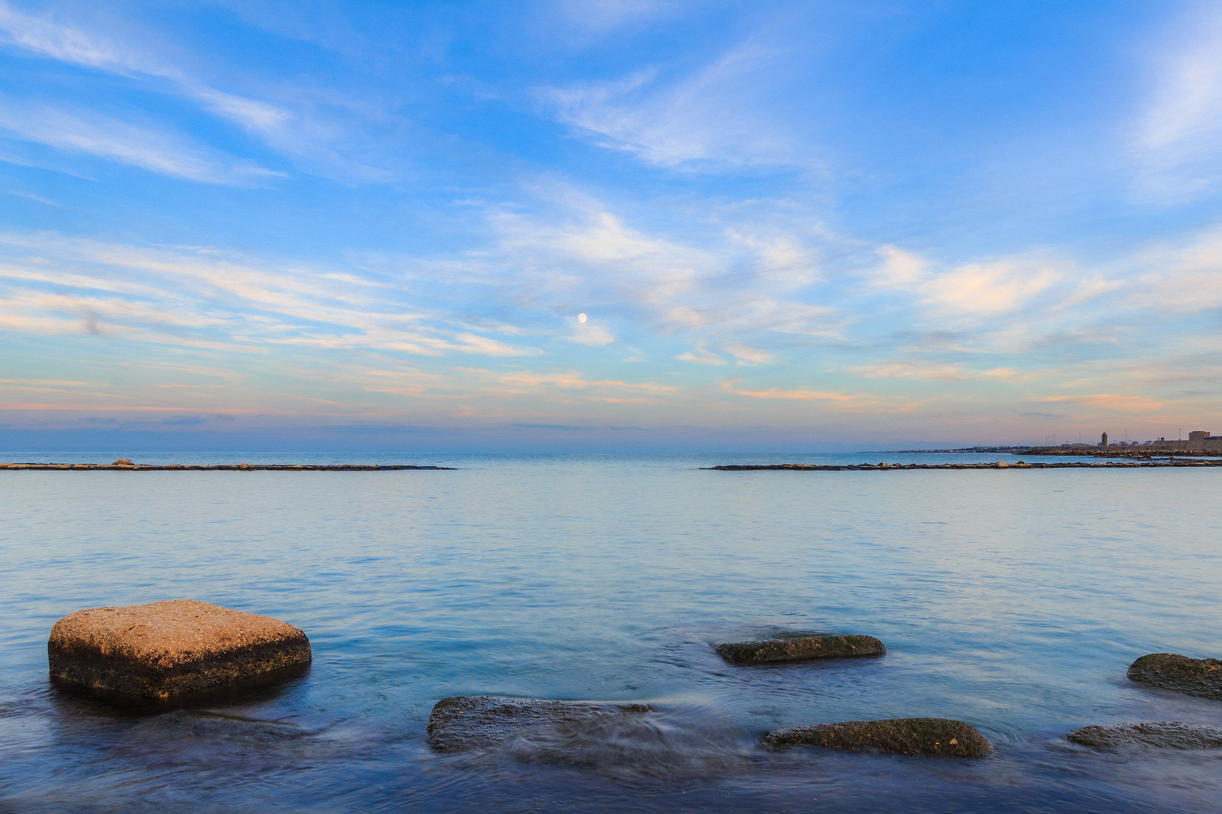 Il tramonto e la luna