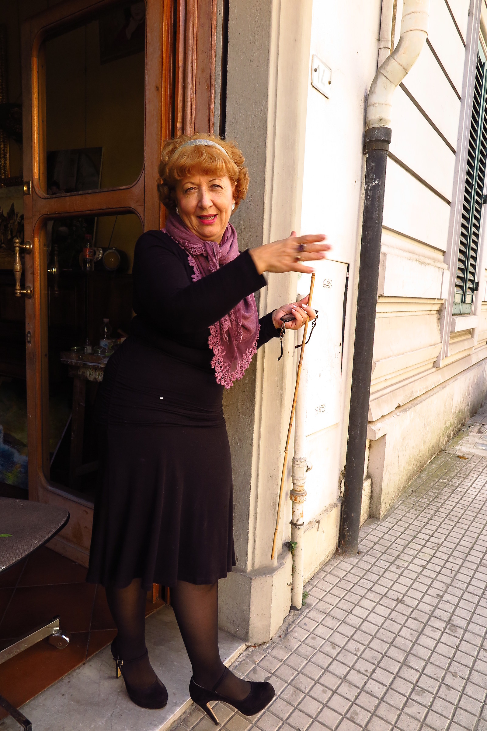 Franco! Ma vedi un po di andartene.