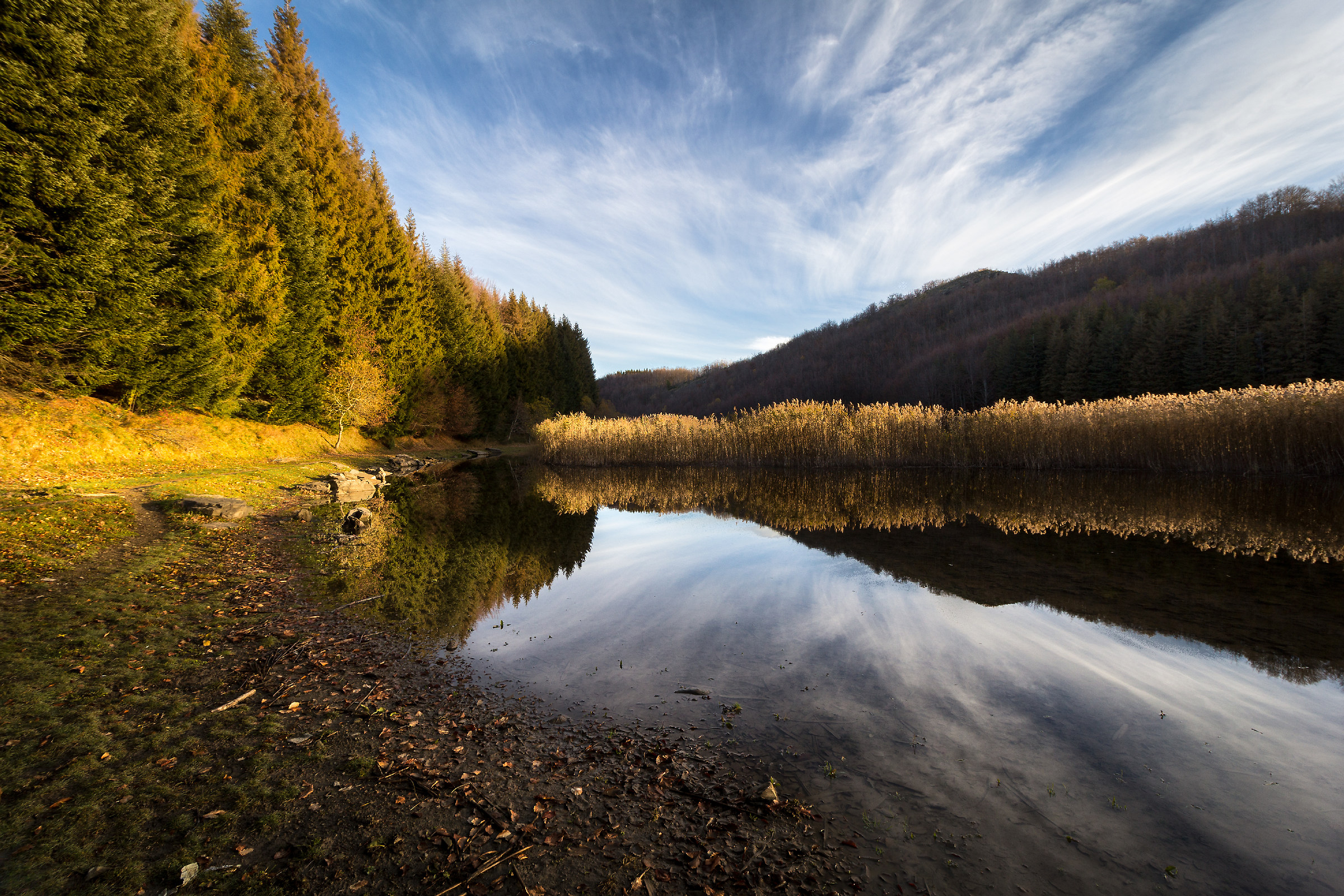 Alba al lago Pratignano