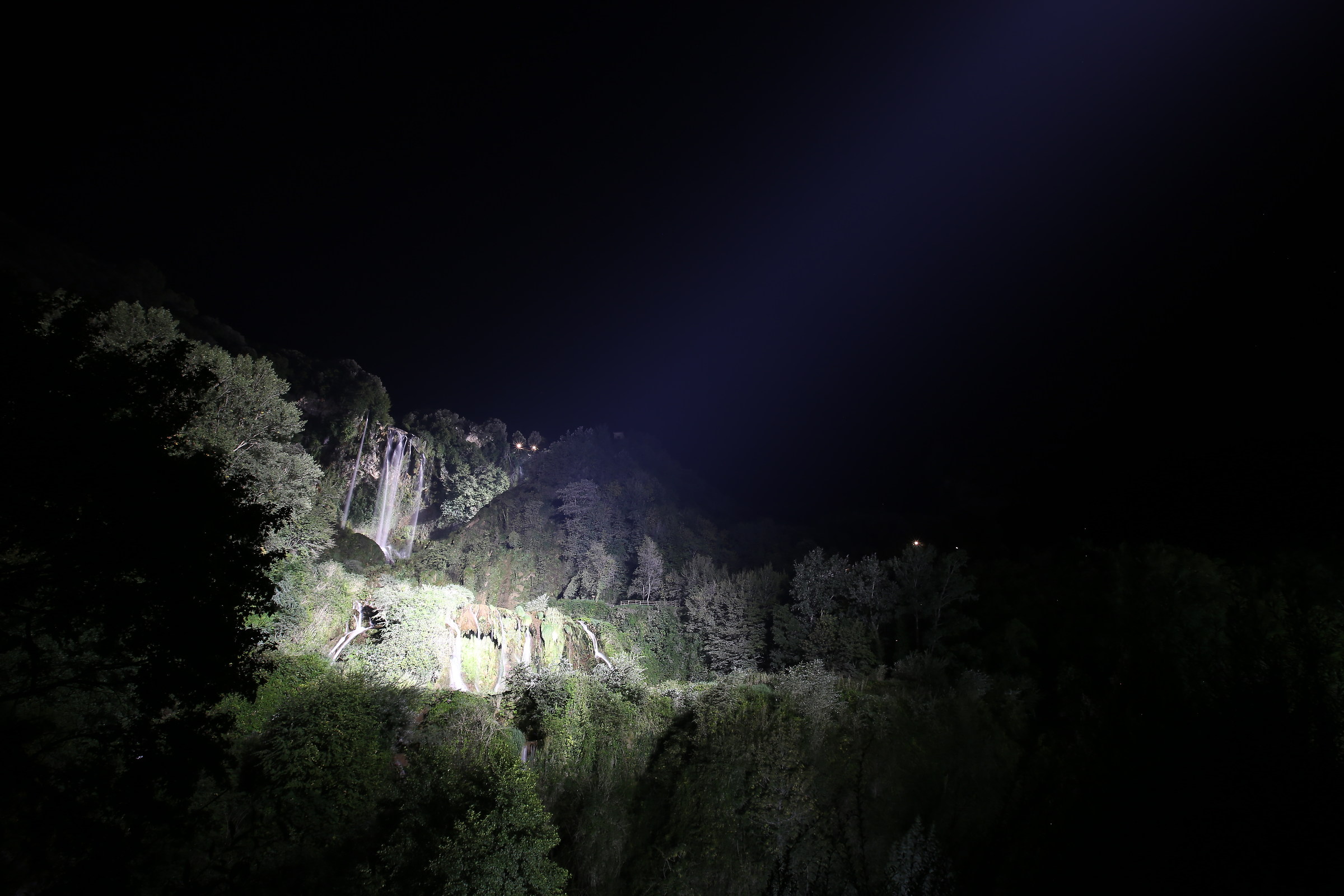 Le cascate di notte