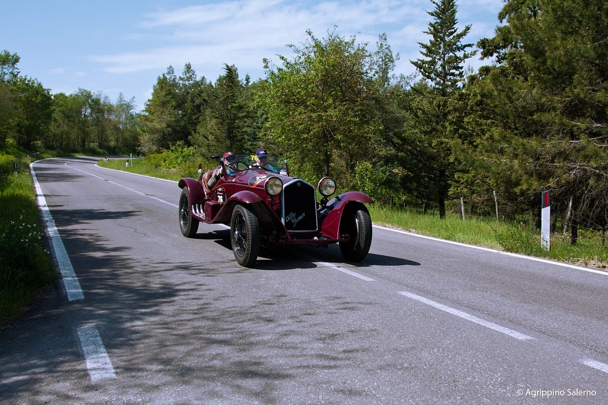 Mille Miglia 2012 passaggio a Radicofani - Val D'Orcia