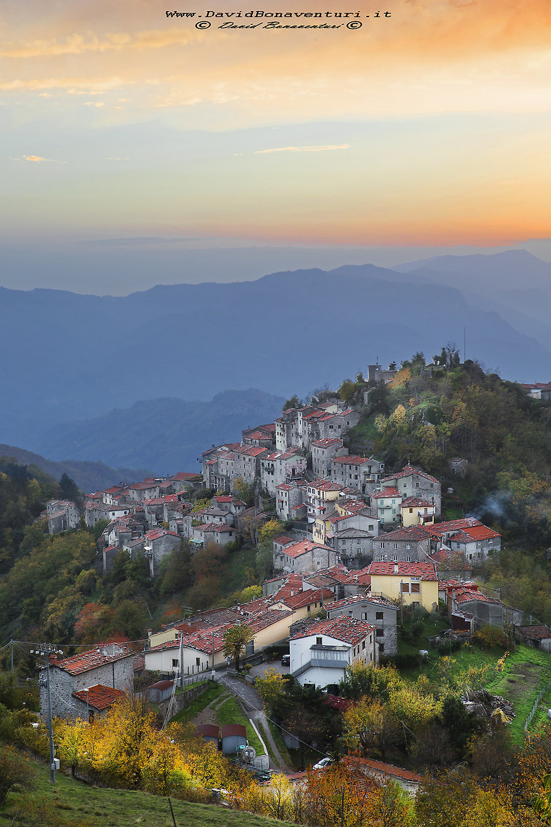 Montefegatesi al crepuscolo