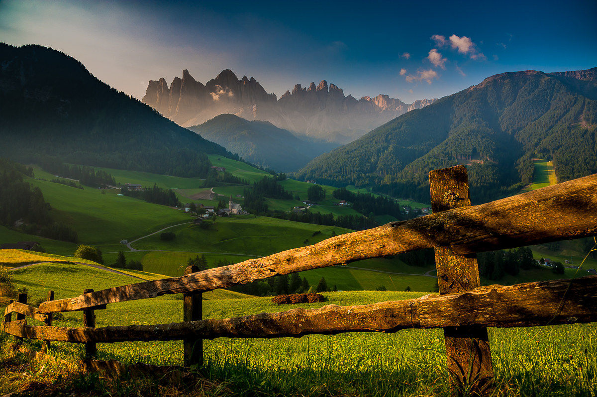 Alba in Val di Funes