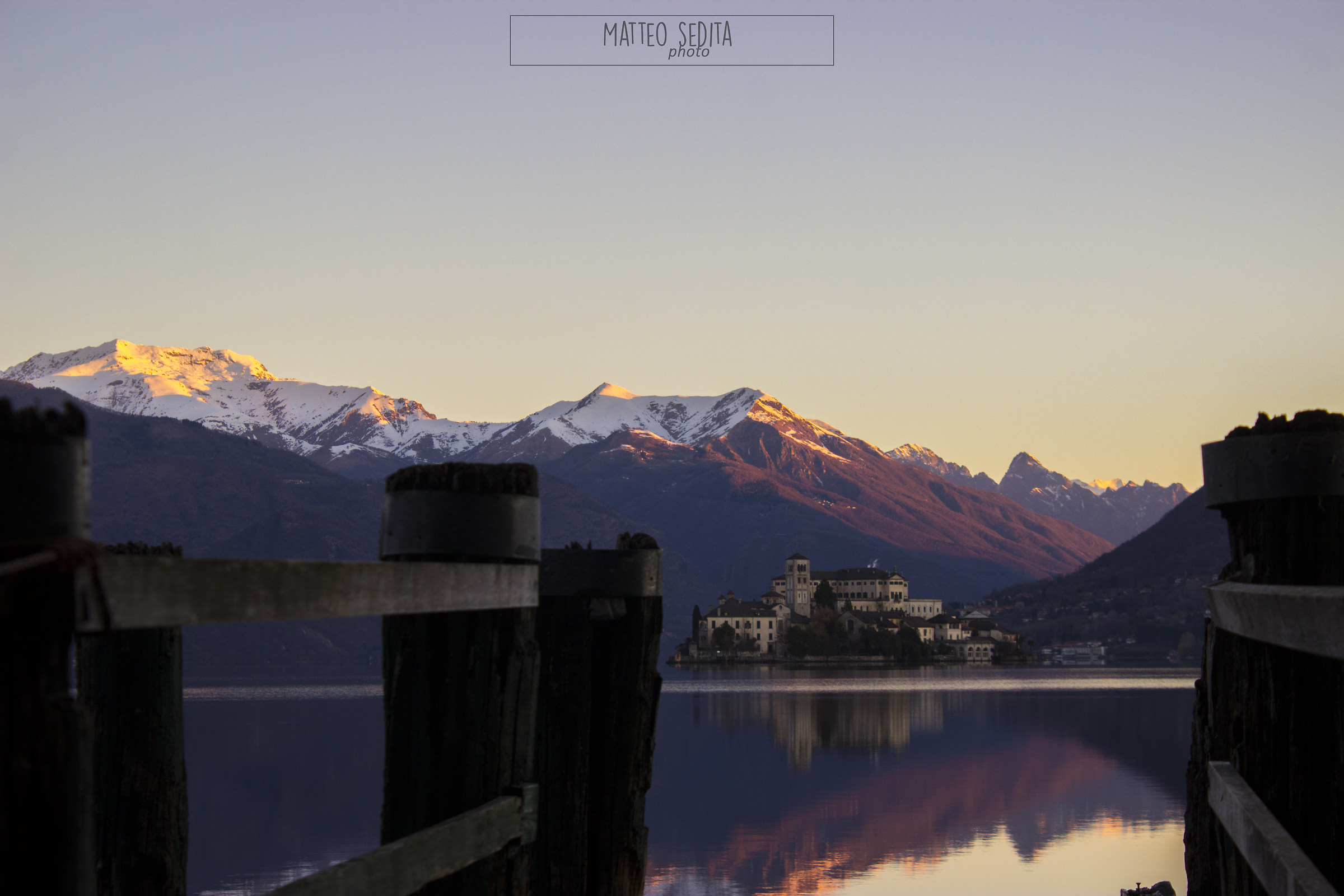 Isola San Giulio all'alba