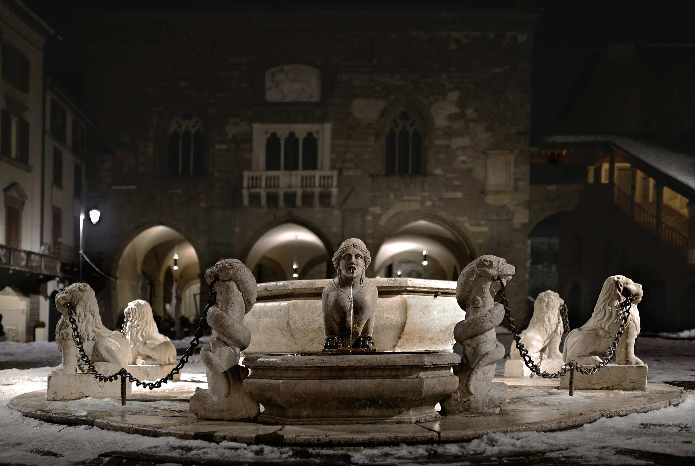 Contarini Fountain (Old Square)