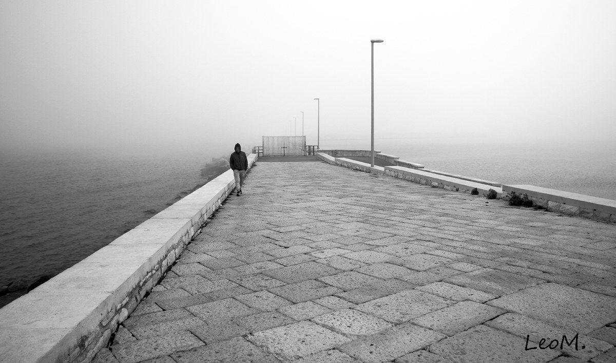 Aldilà del cancello