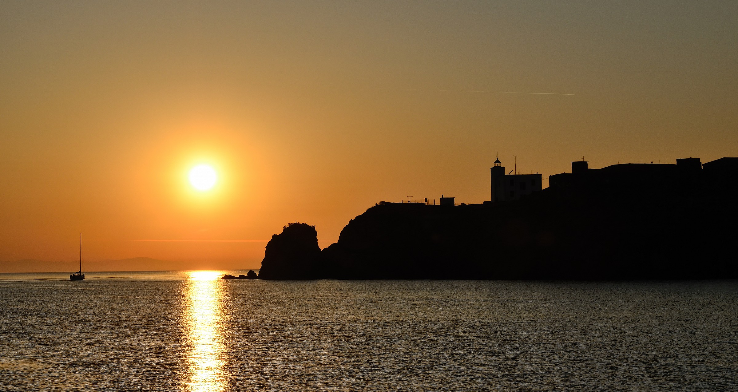 Alba all'Isola di Capraia