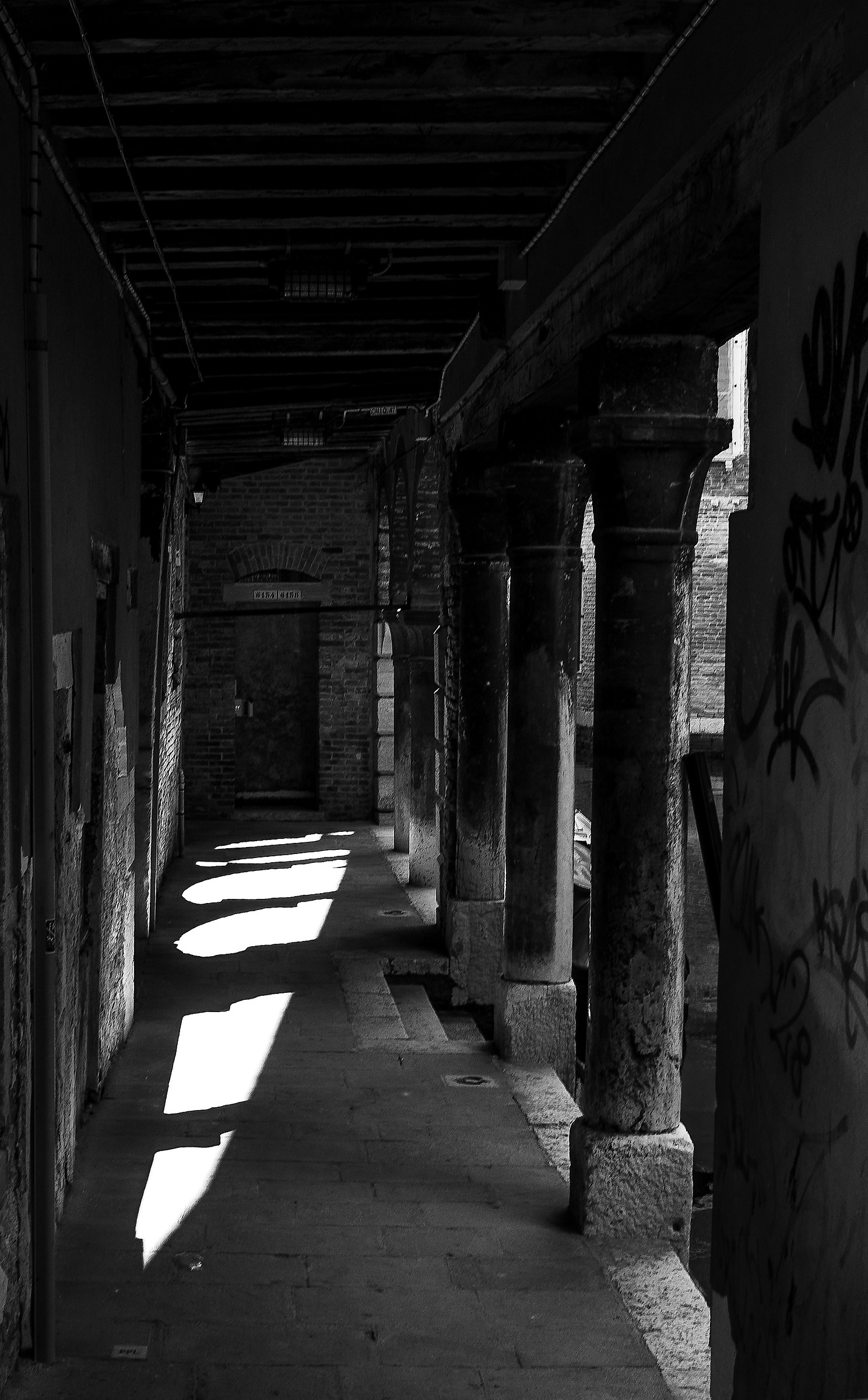 Sotoportego presso la Calle Larga Giacinto Gallina