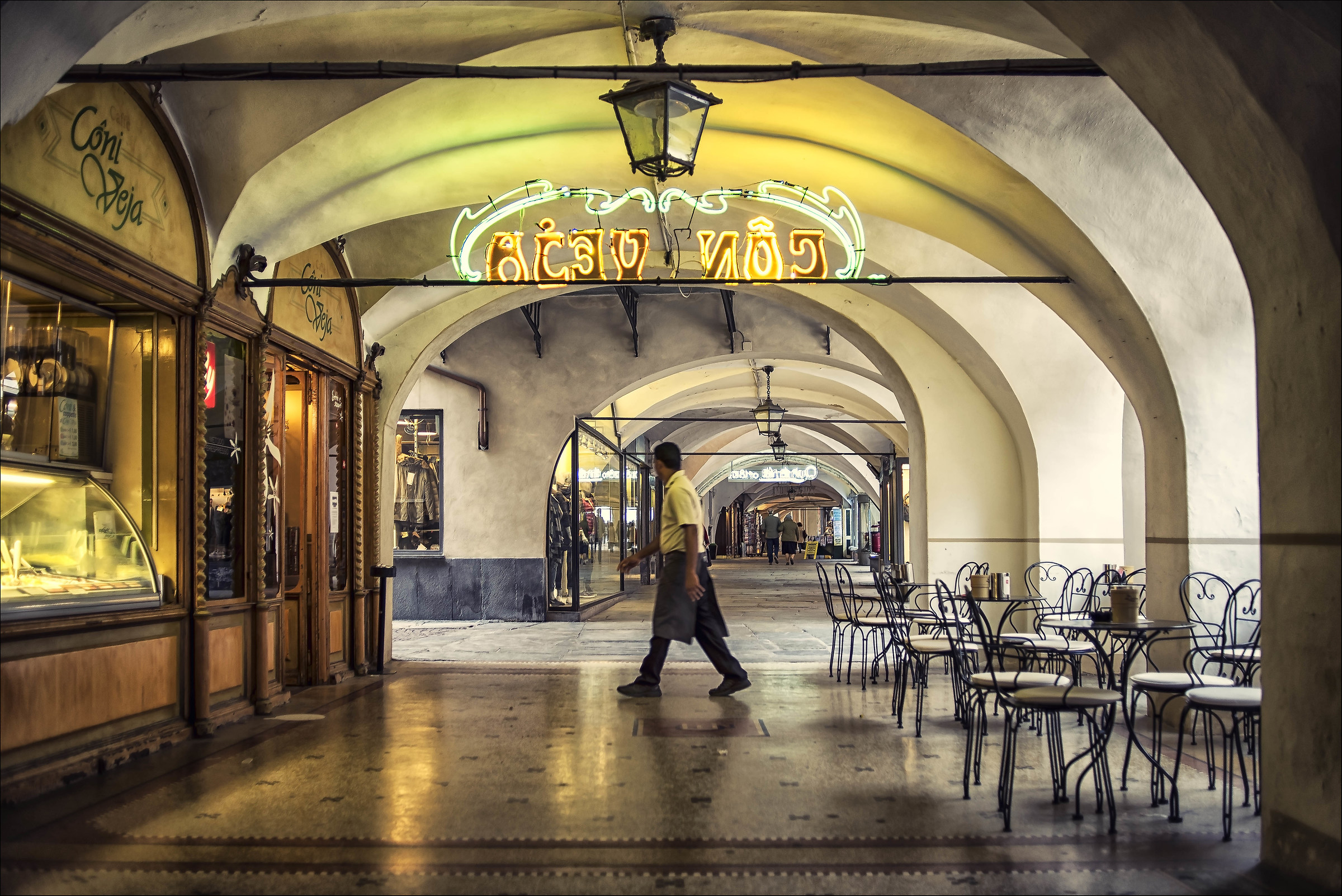 CONI, the city of arcades