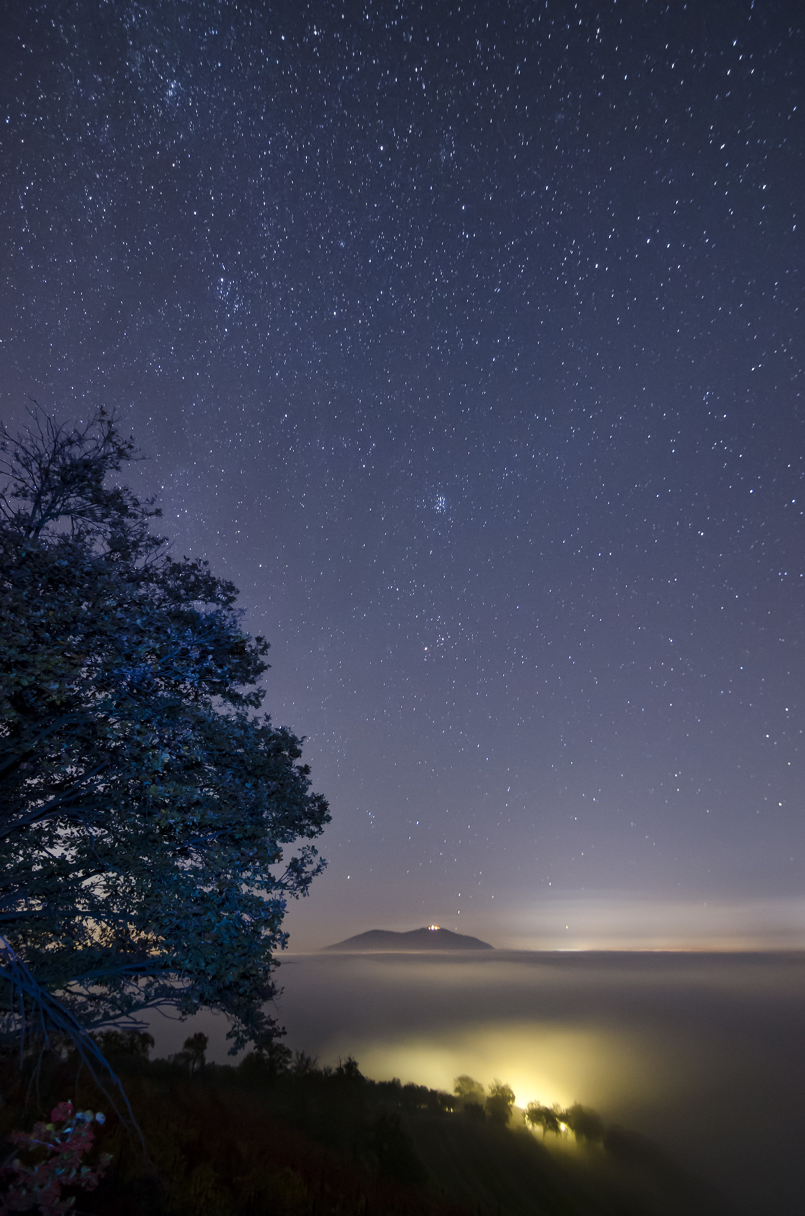 Nebbia, colli e stelle