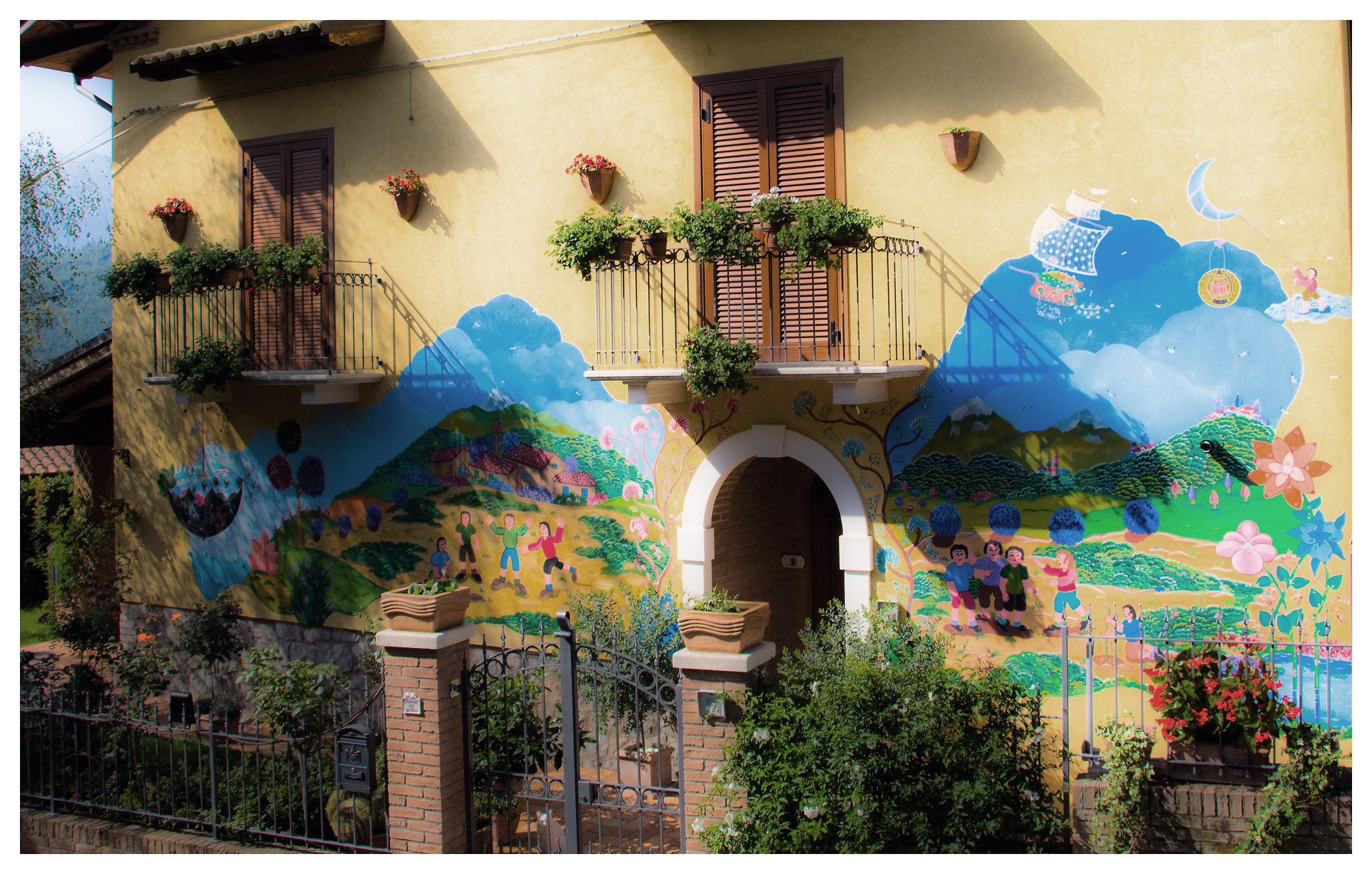 Azzinano country Color