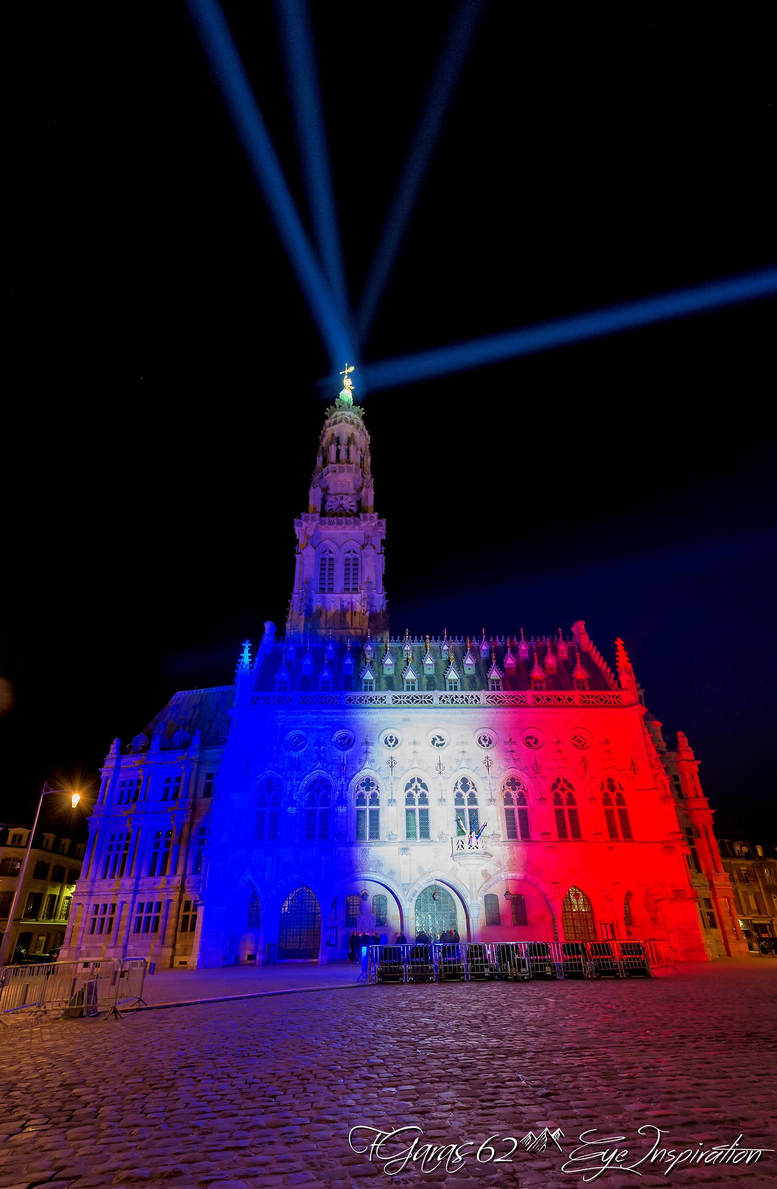 Arras rend hommage aux victimes des attentats de paris