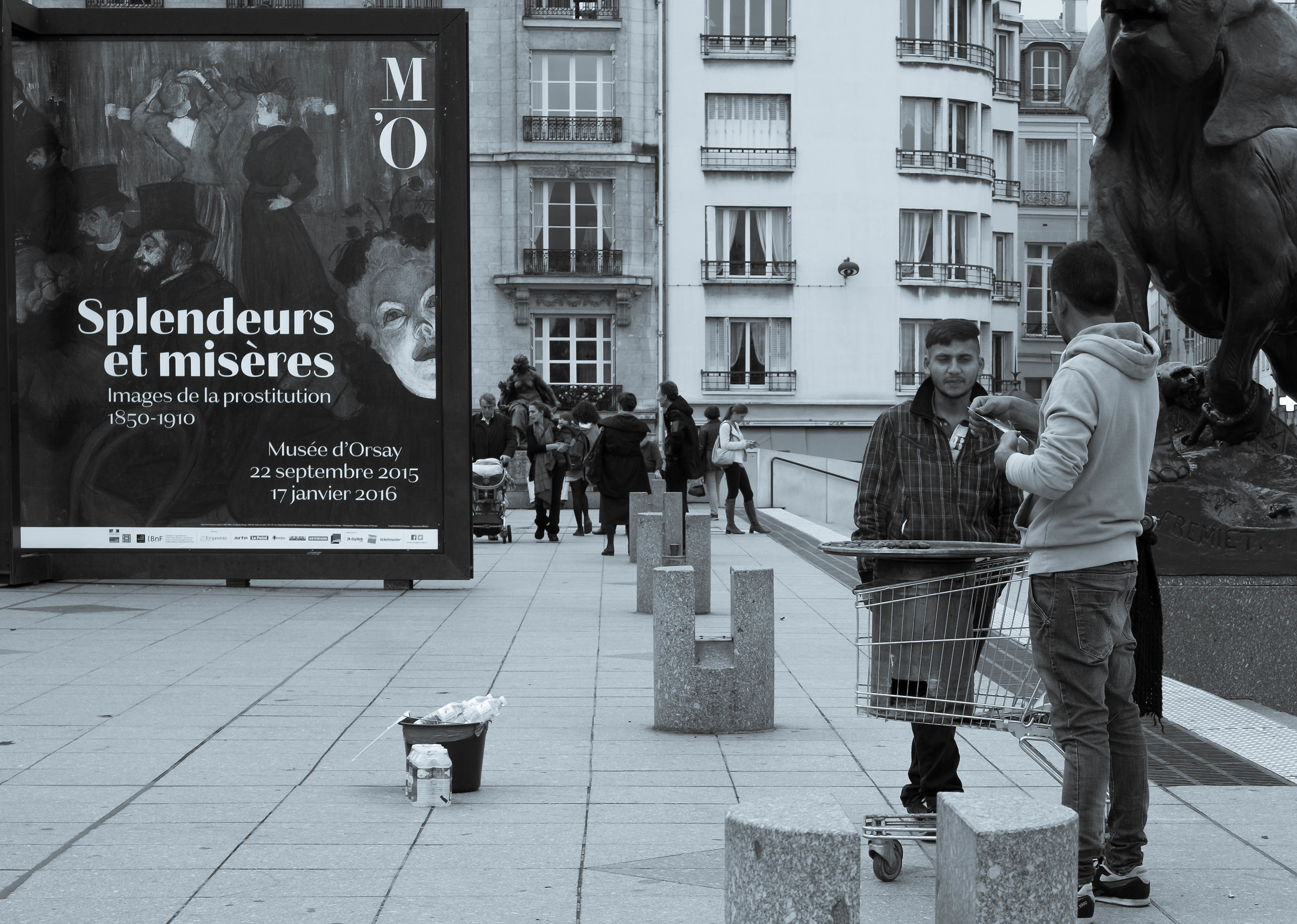 splendours et misères sellers of chestnuts musee