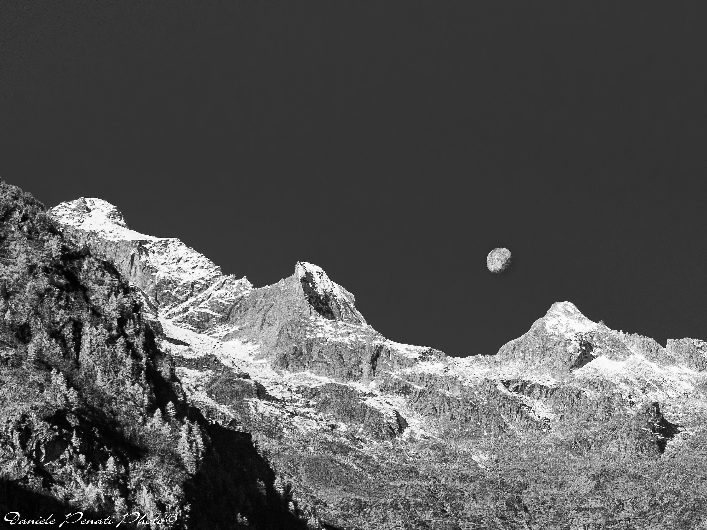 Luna in Val di Mello