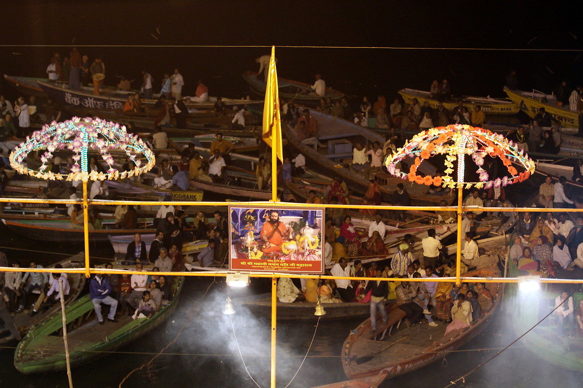4284 - Ganga Aarti