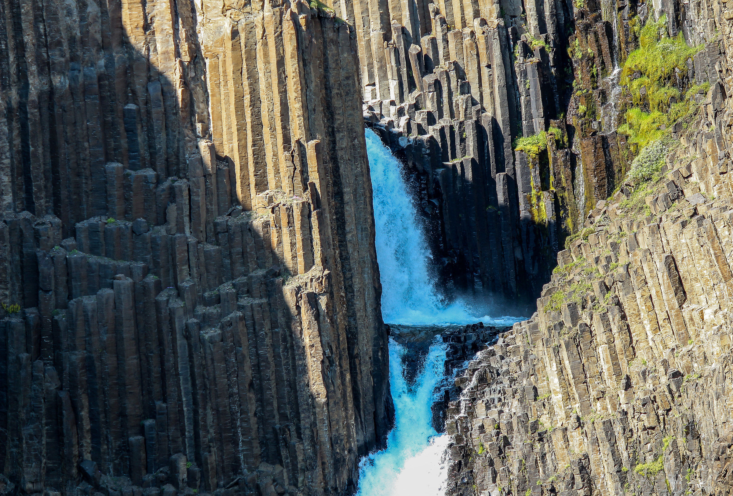 Litlanesfoss e le colonne di basalto