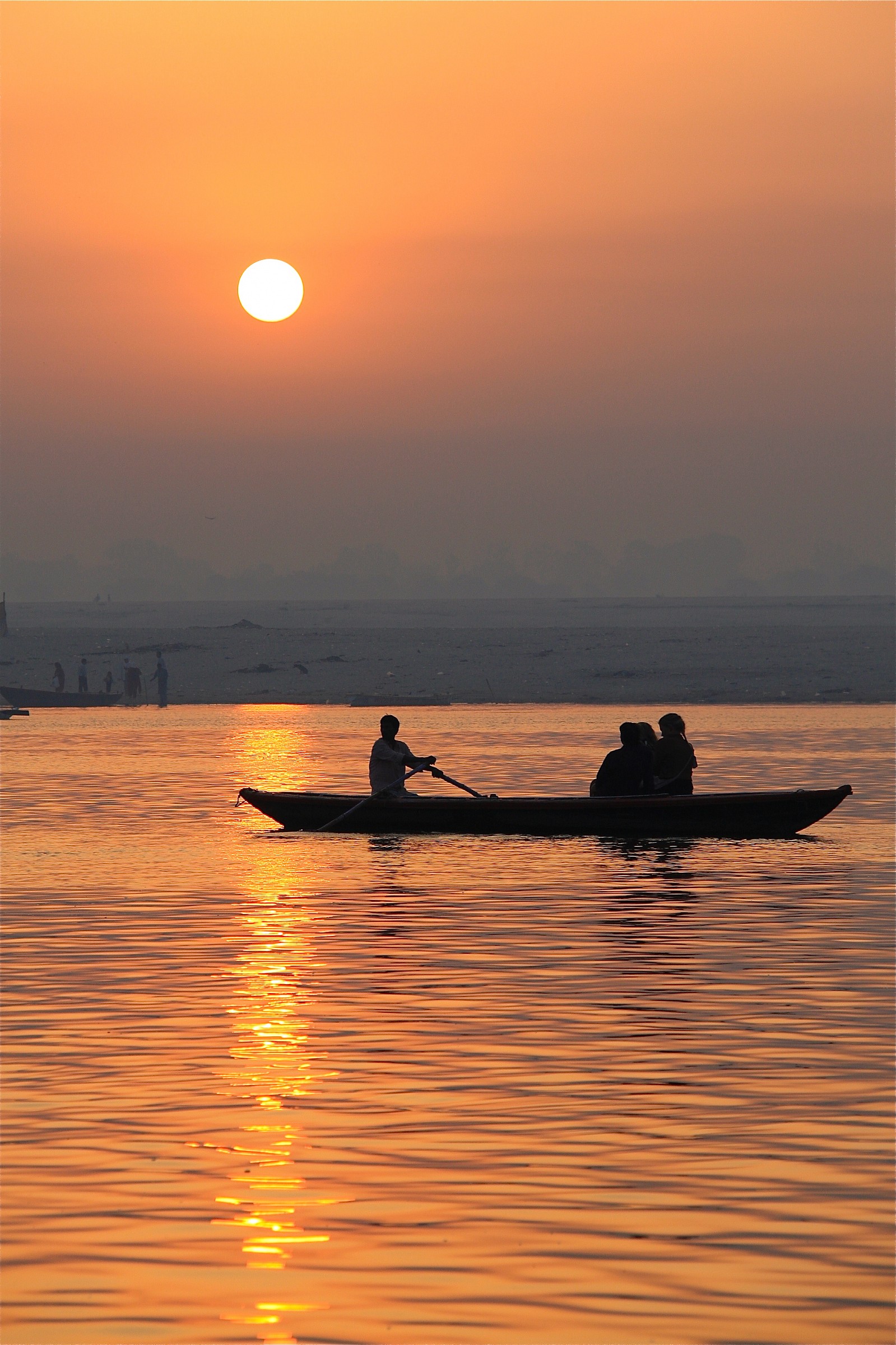 Alba sul fiume Gange
