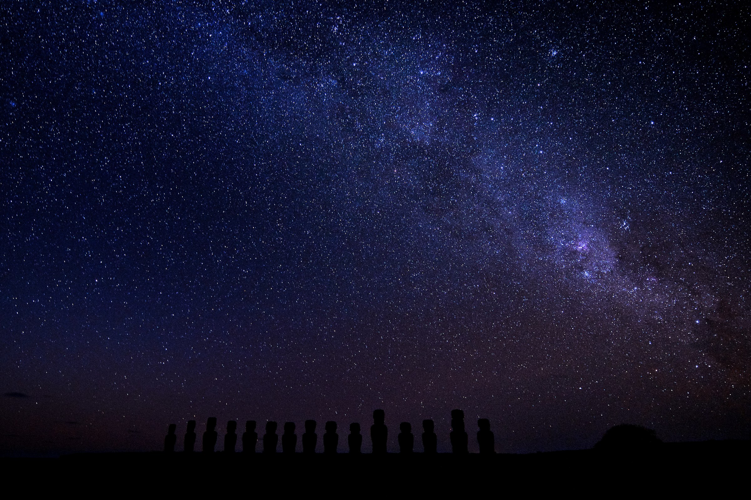 15 moai sotto la via lattea
